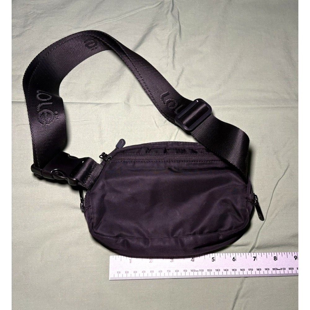 Lolë Black Polyester Waist Pack 2 Pocket Adjustable Strap Zip Hiking Bag